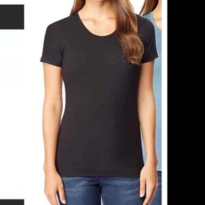 32 degrees Black COOL TEE NWT